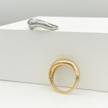 Load image into Gallery viewer, Curved Band Ring